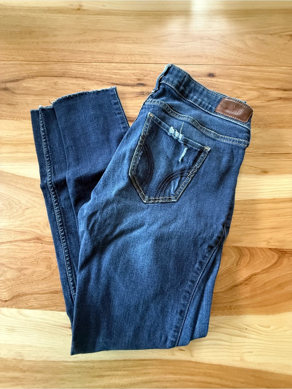 Hollister Women's Low-Rise Super Skinny Jeans - Dark Wash - Size 5S or W27 L28